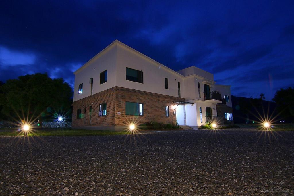 Simple Life Apartment Yuli Exterior foto